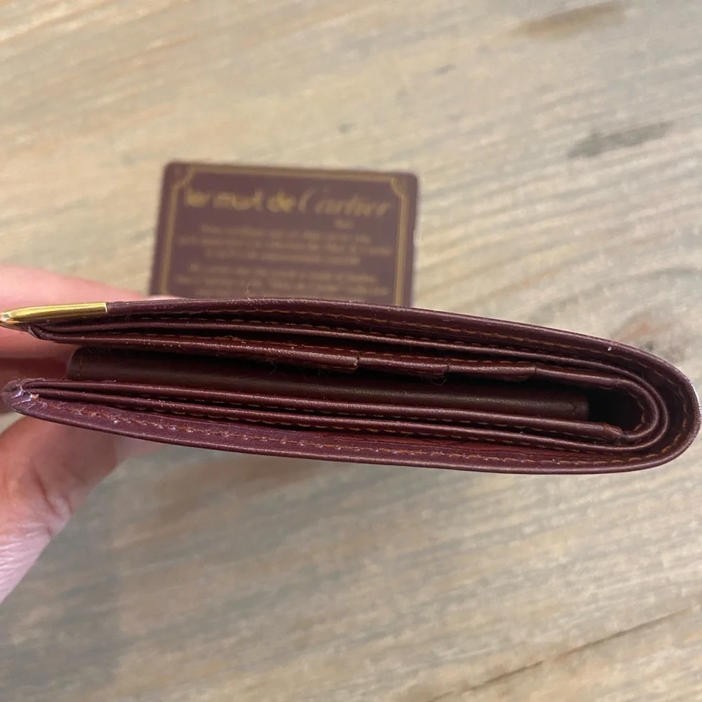 AUTHENTIC!! CARTIER Burgandy Calfskin Leather Wallet. luxury